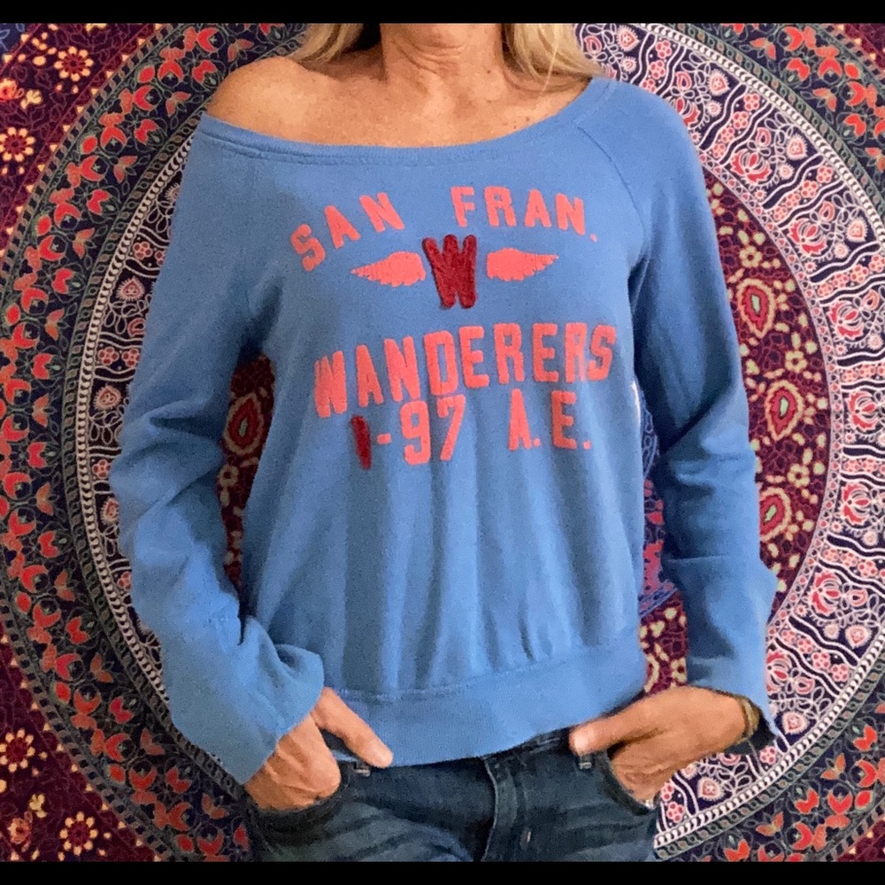 American Eagle sweatshirt